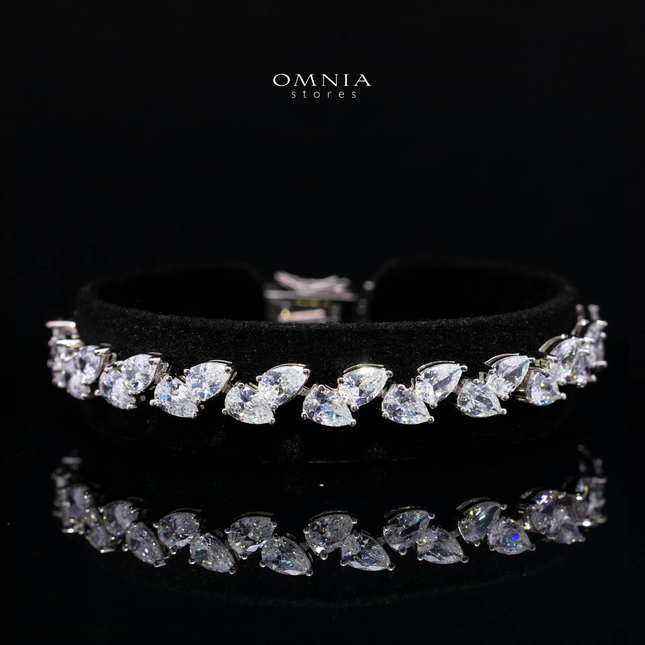 Naerisse White Stone Bracelet with High-Quality Premium Simulated Diamonds in 925 Sterling Silver