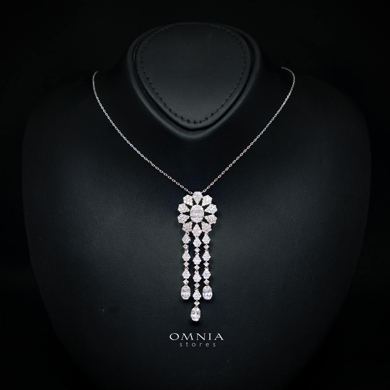 Amireya White Luxury Jewelry Set – Necklace, Earrings & Ring with High-Quality Simulated Diamonds and Rhodium Plating