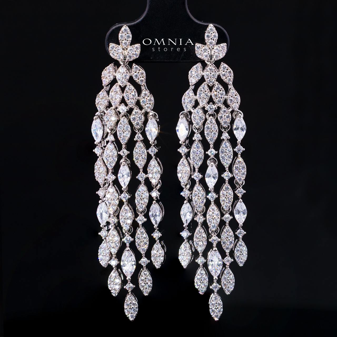 Cyra White Luxury Bridal Full Set with High-Quality Simulated Diamonds and Rhodium Plating