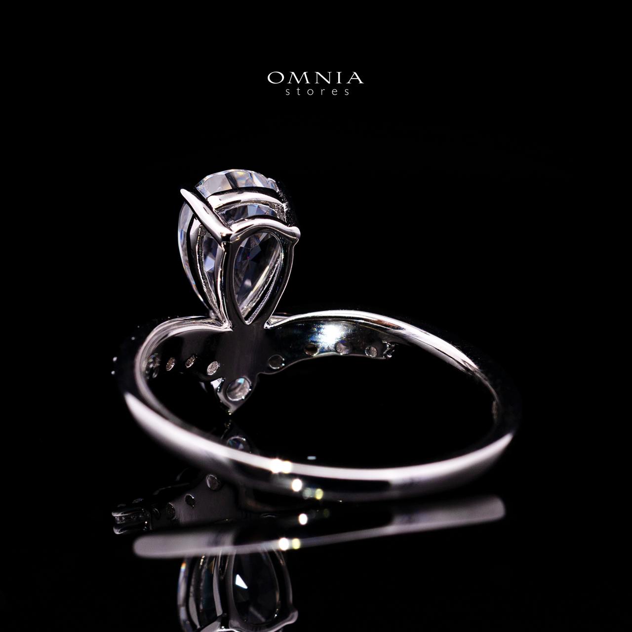 Antonella Ring with Certified Premium Simulated Diamonds in 925 Sterling Silver