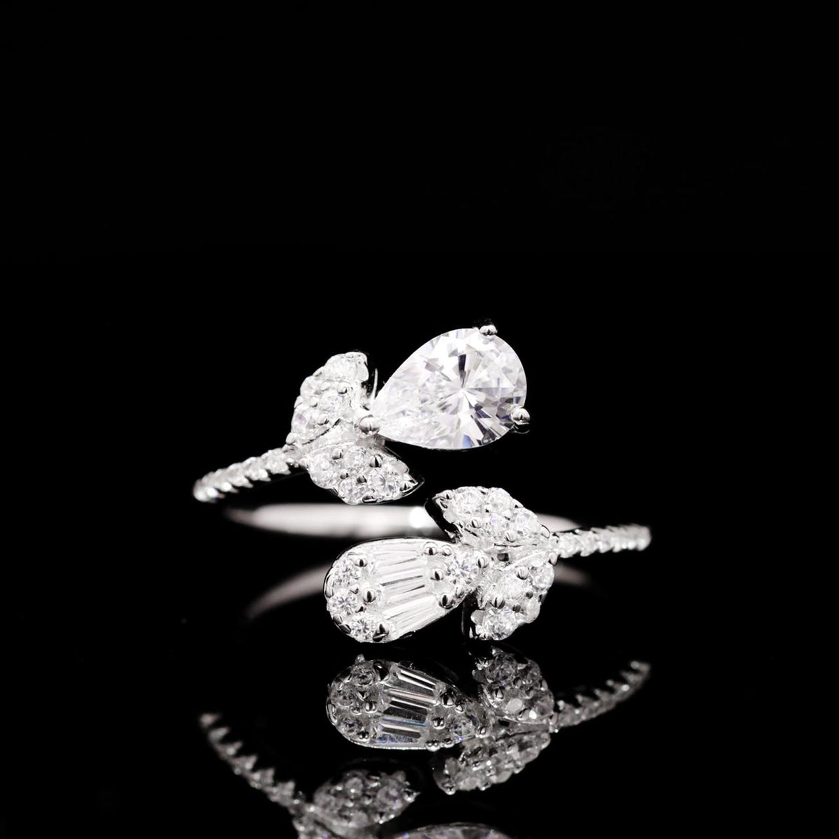 Paulina White Luxury Bridal Full Set 925 Sterling Silver with High-Quality Simulated Diamonds